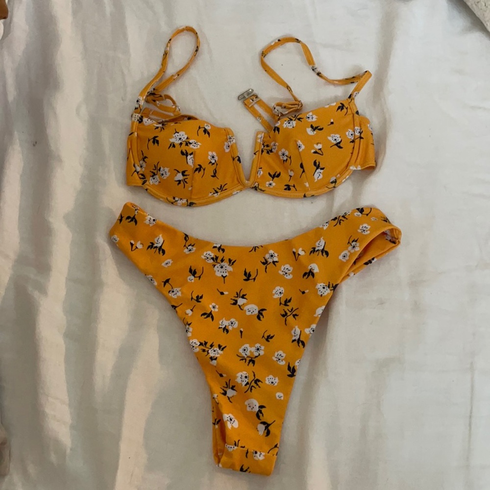 Floral high leg bikini